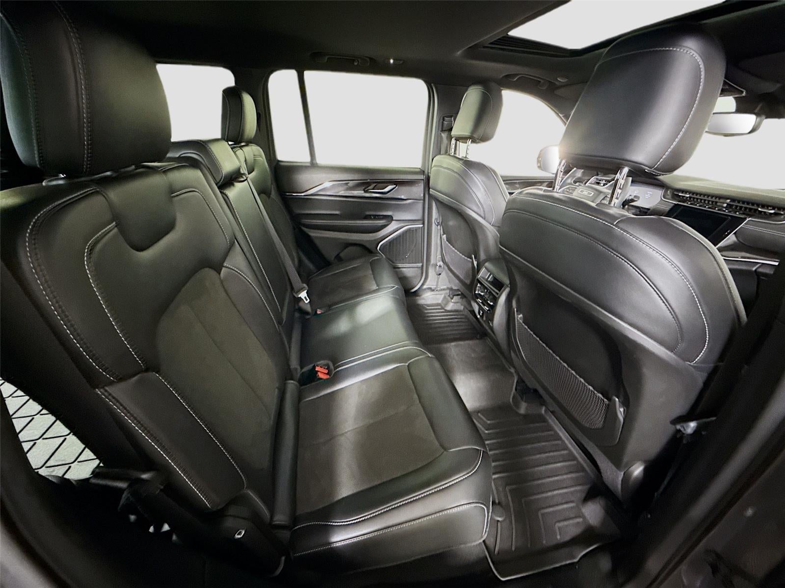 2022 Jeep Grand Cherokee Altitude