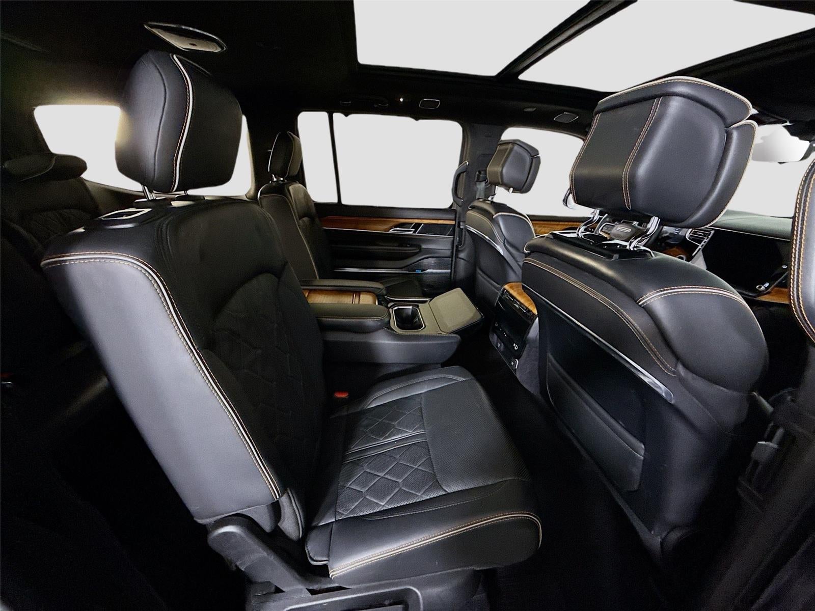 2022 Jeep Grand Wagoneer Series III
