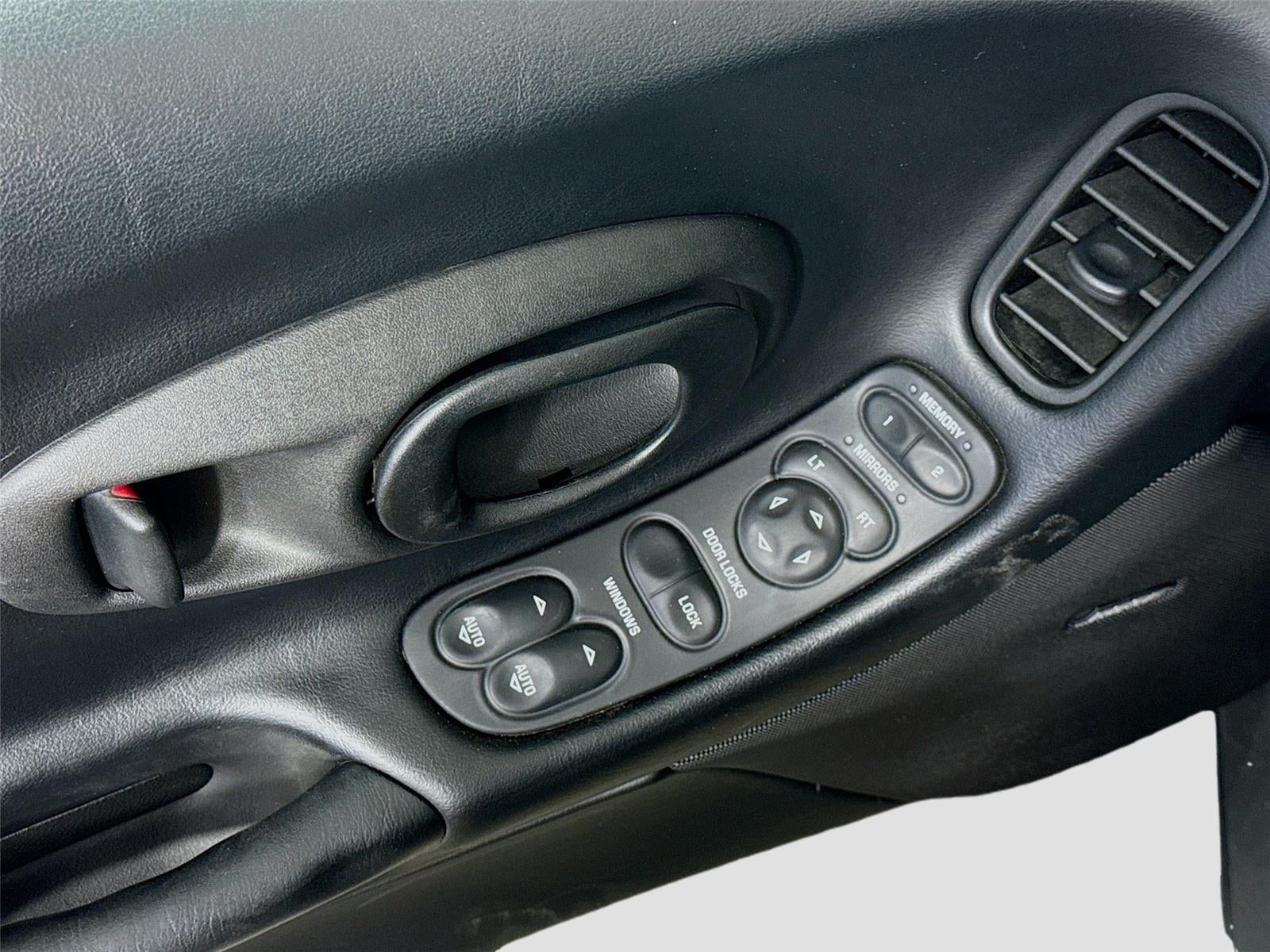 2004 Chevrolet Corvette Base