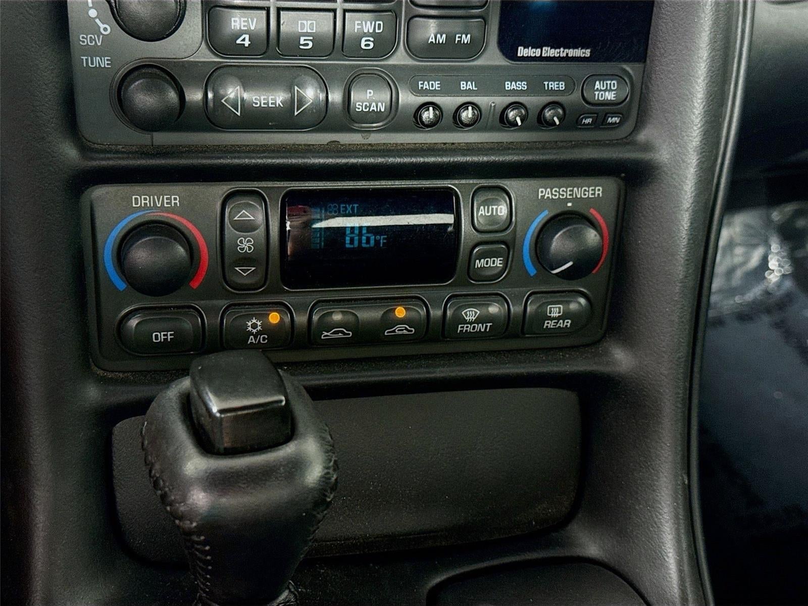2004 Chevrolet Corvette Base