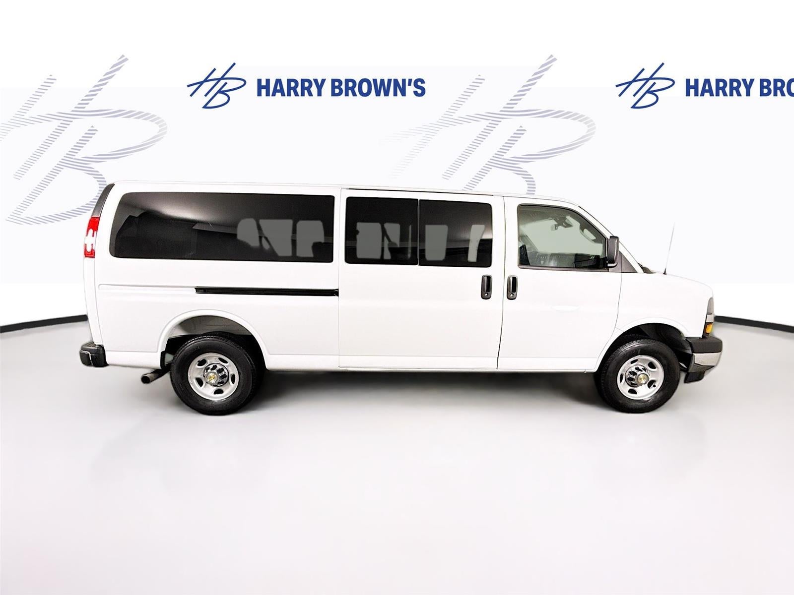 2025 Chevrolet Express Passenger 1LT