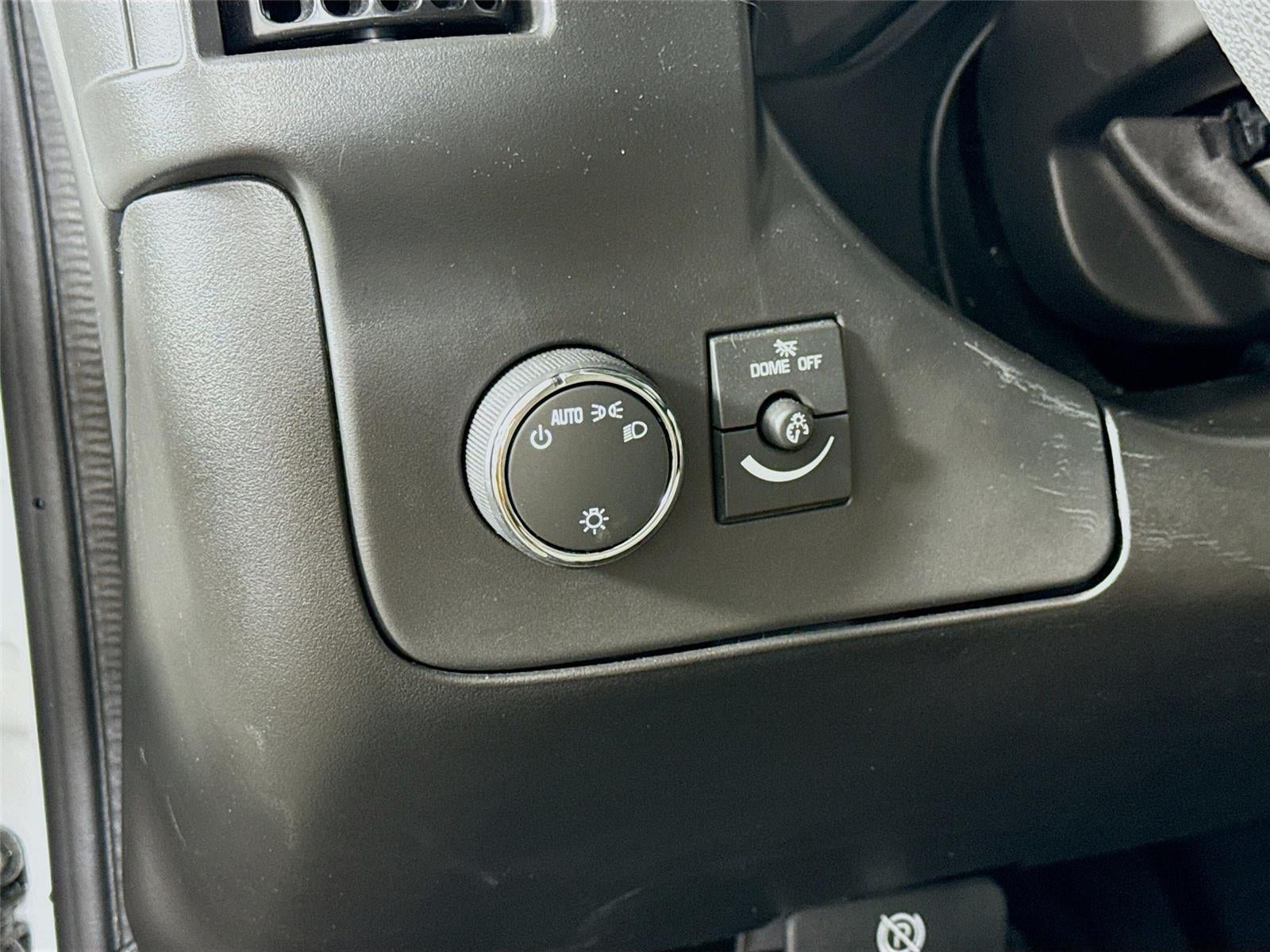 2025 Chevrolet Express Passenger 1LT