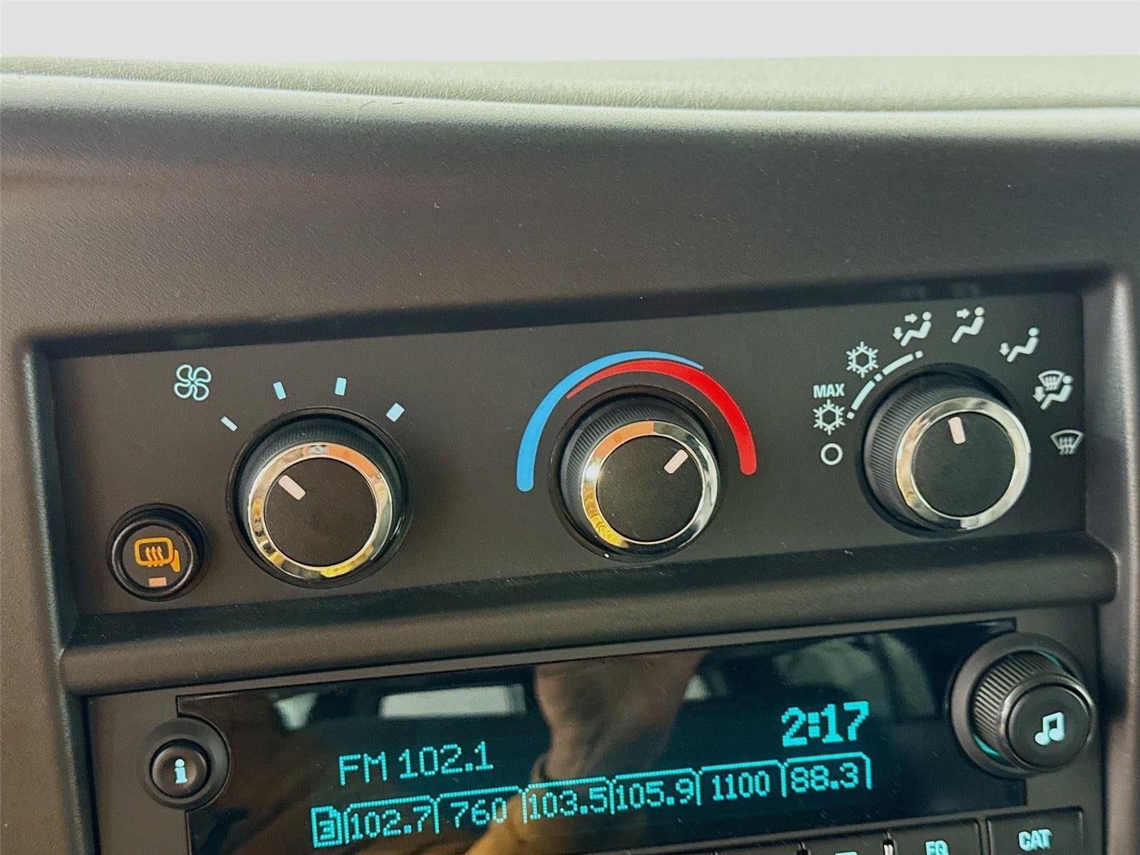 2025 Chevrolet Express Passenger 1LT