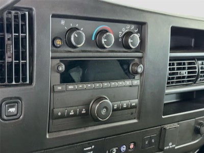 2025 Chevrolet Express Passenger 1LT