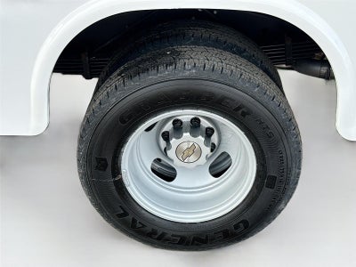 2025 Chevrolet Express Cutaway 3500 1WT