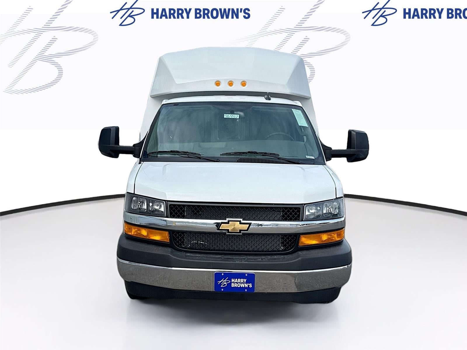 2025 Chevrolet Express Cutaway 3500 1WT