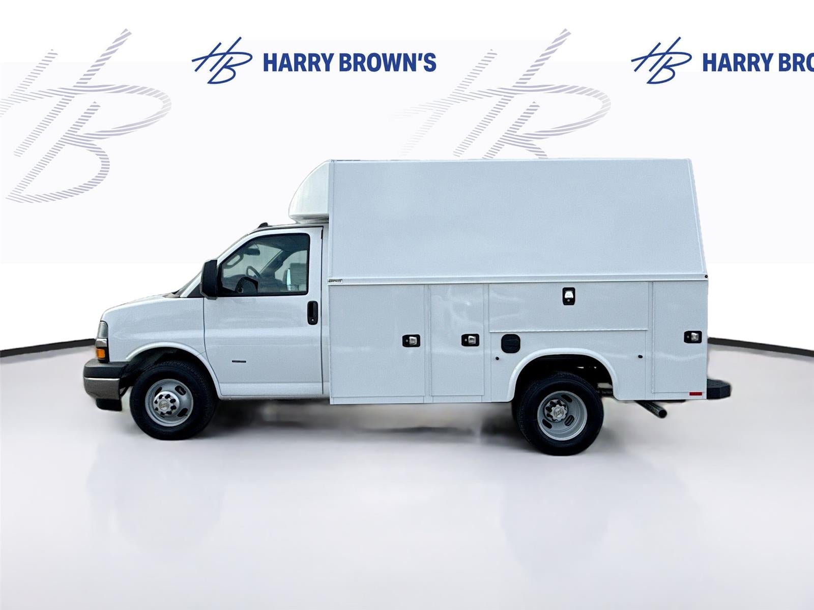 2025 Chevrolet Express Cutaway 3500 1WT
