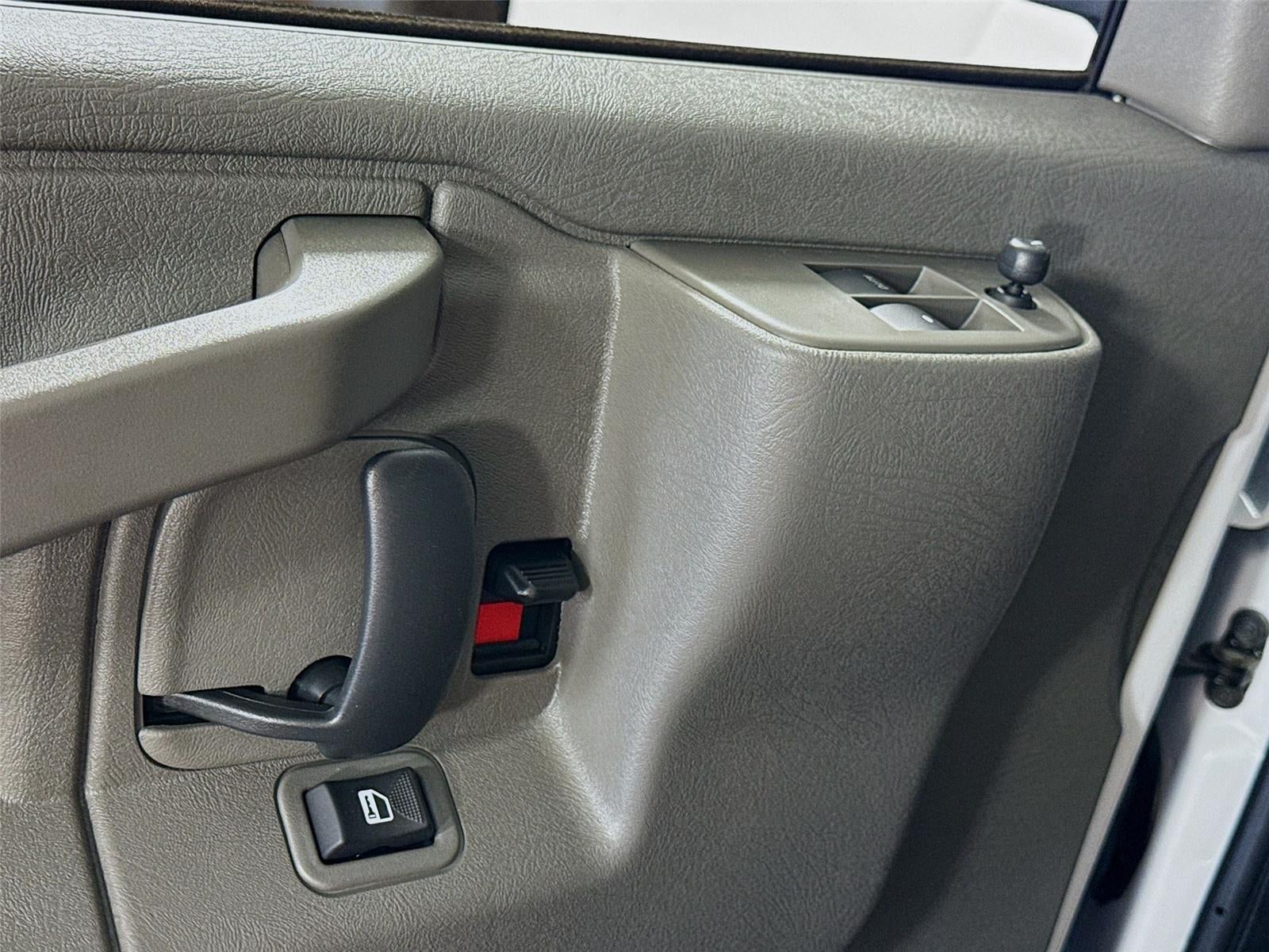 2026 Chevrolet Express Cargo 1WT