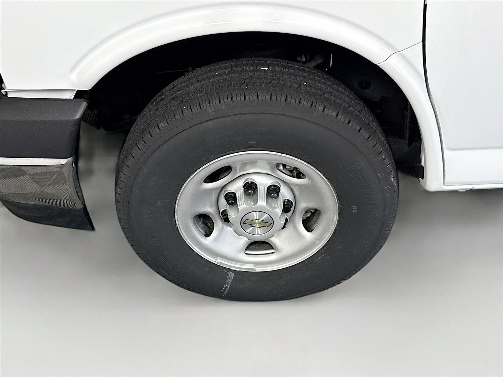 2026 Chevrolet Express Cargo 1WT