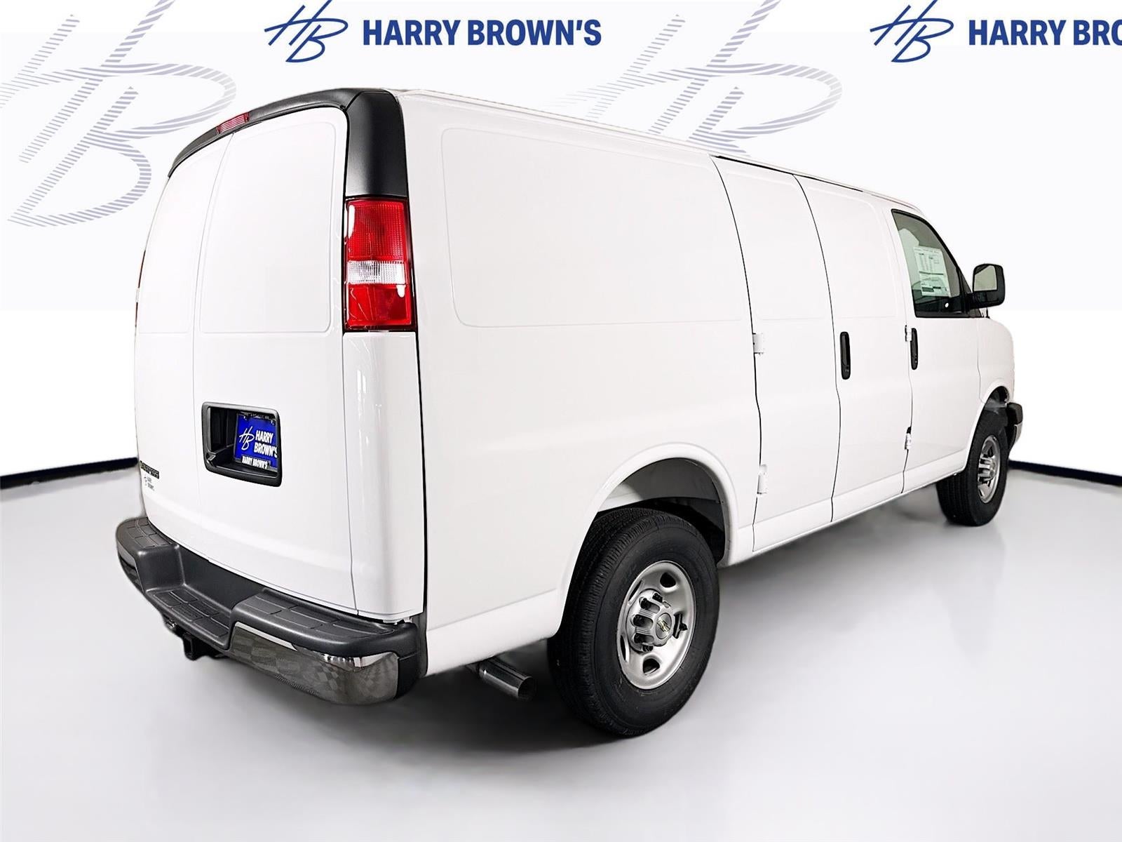 2026 Chevrolet Express Cargo 1WT