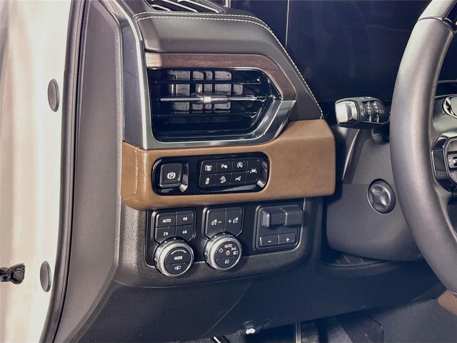 2025 GMC Yukon Denali Ultimate
