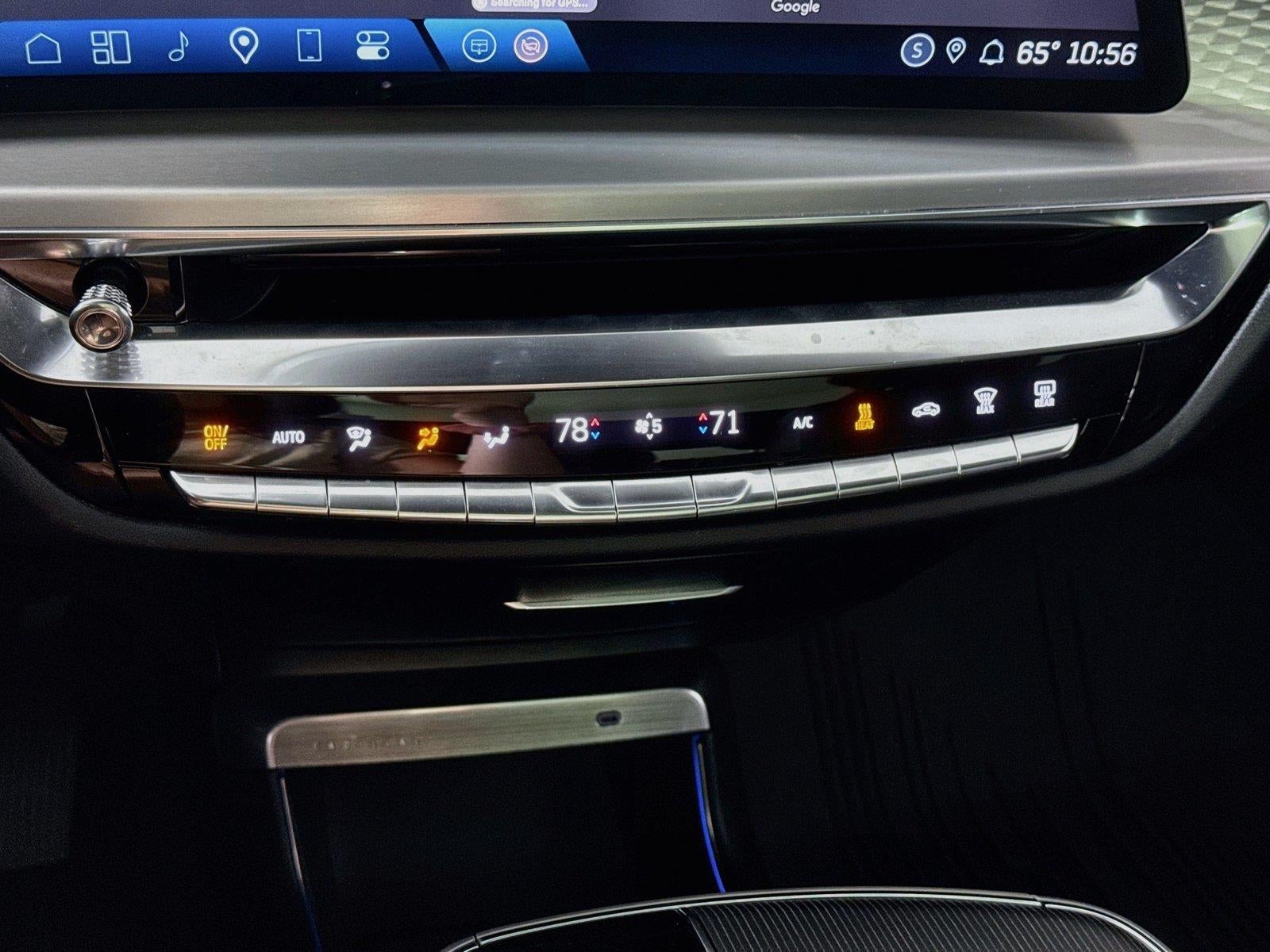 2024 Cadillac LYRIQ Luxury 1
