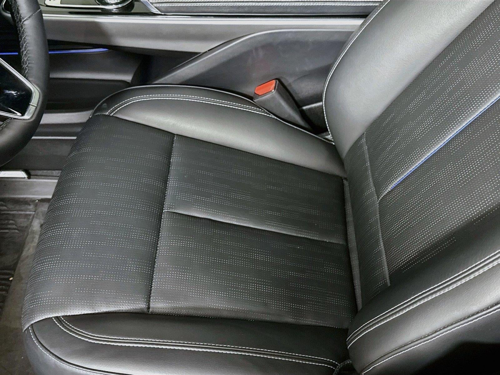 2024 Cadillac LYRIQ Luxury 1