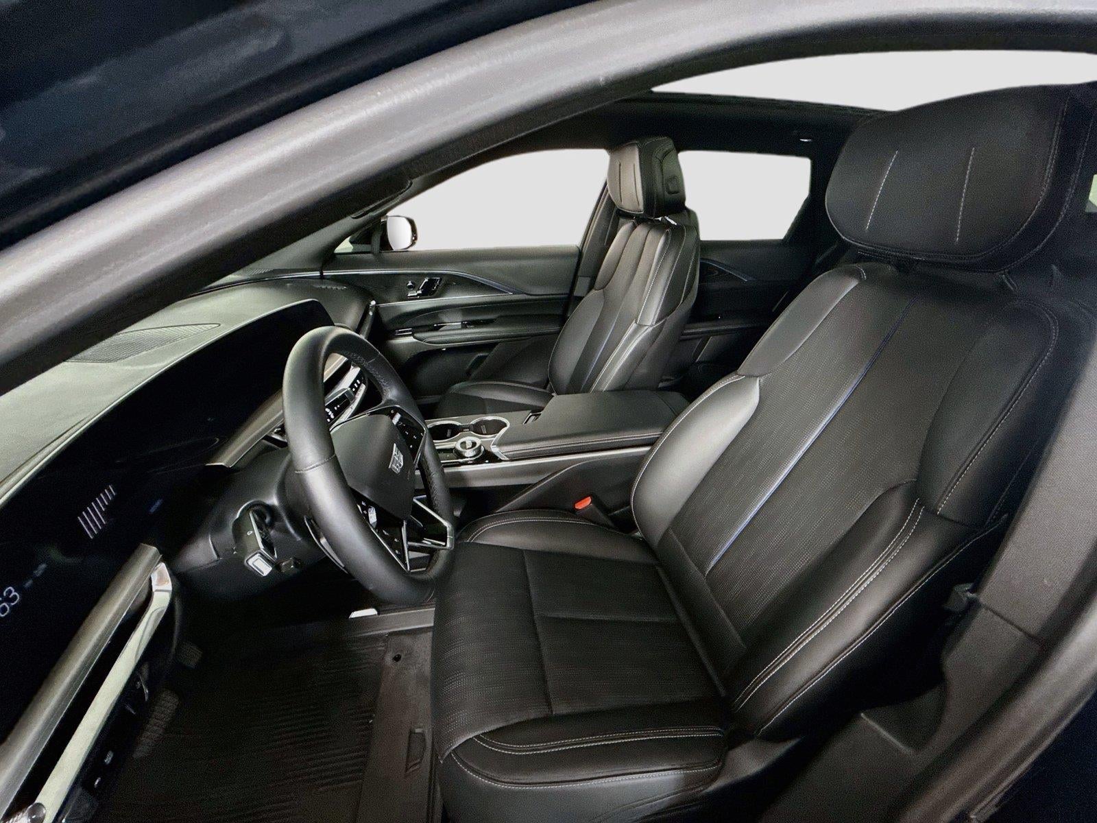 2024 Cadillac LYRIQ Luxury 1