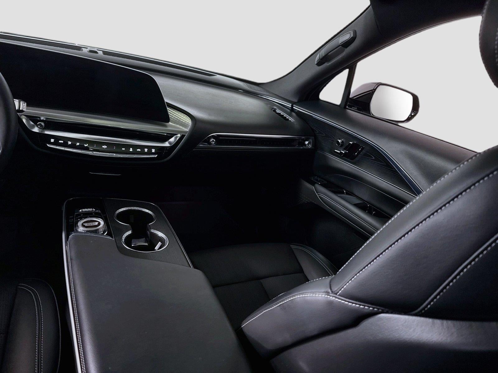 2024 Cadillac LYRIQ Luxury 1