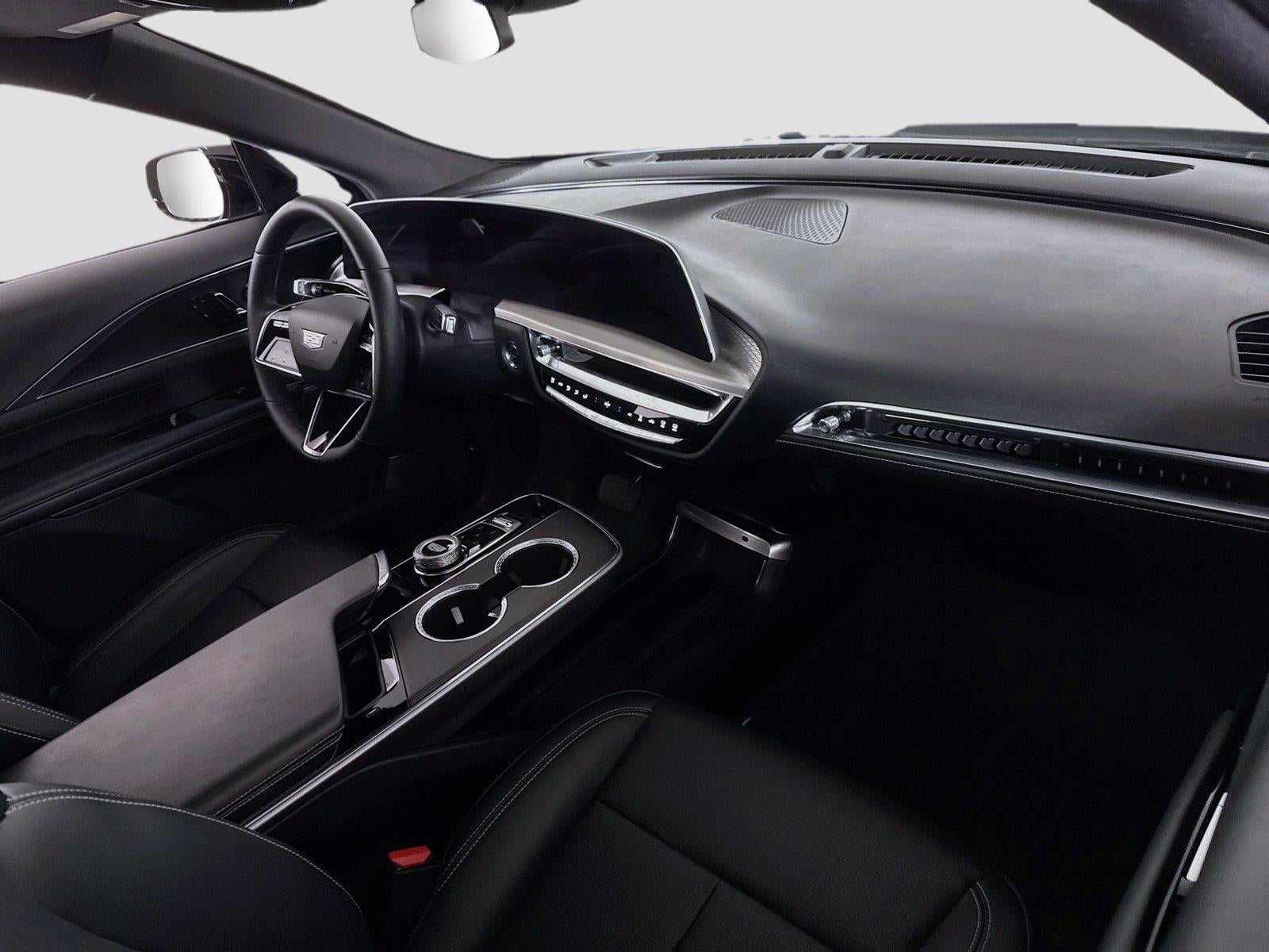 2024 Cadillac LYRIQ Luxury 1