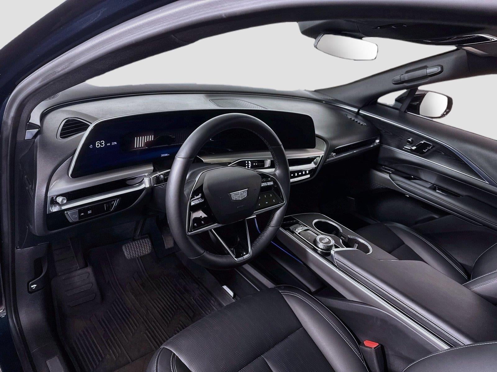 2024 Cadillac LYRIQ Luxury 1