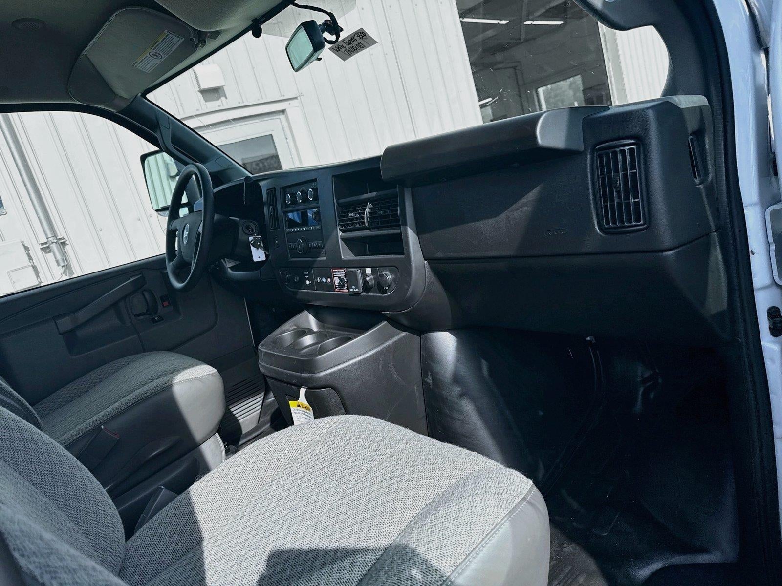 2026 Chevrolet Express Cutaway 3500 1WT