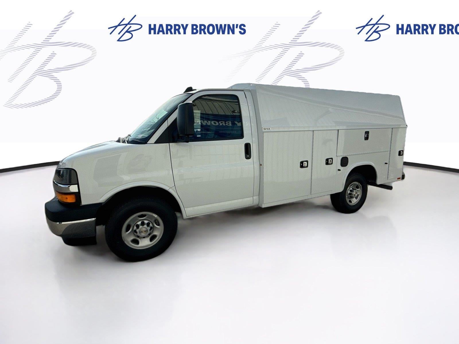 2026 Chevrolet Express Cutaway 3500 1WT