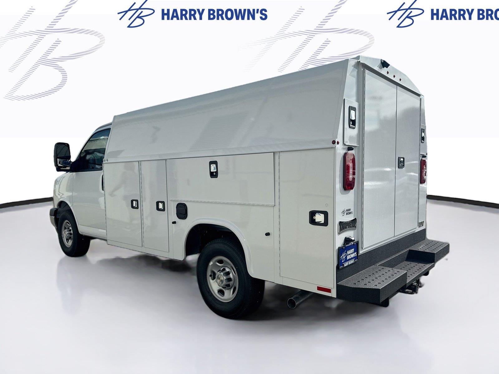 2026 Chevrolet Express Cutaway 3500 1WT