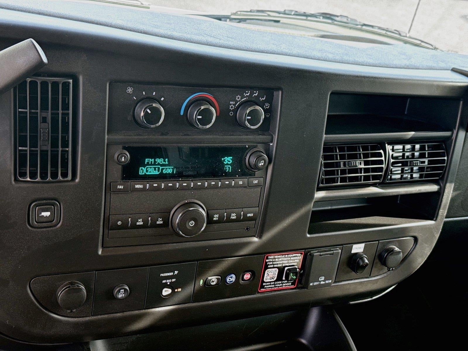 2026 Chevrolet Express Cutaway 3500 1WT