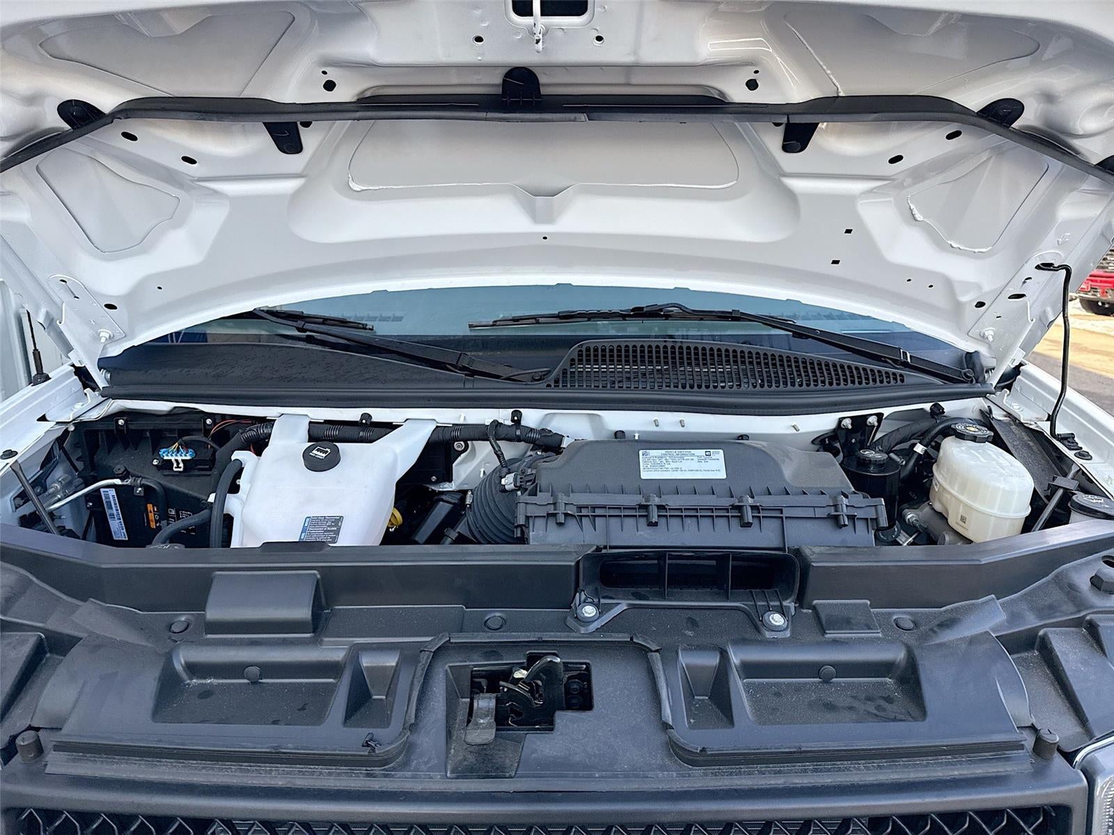 2025 Chevrolet Express Cutaway 3500 1WT