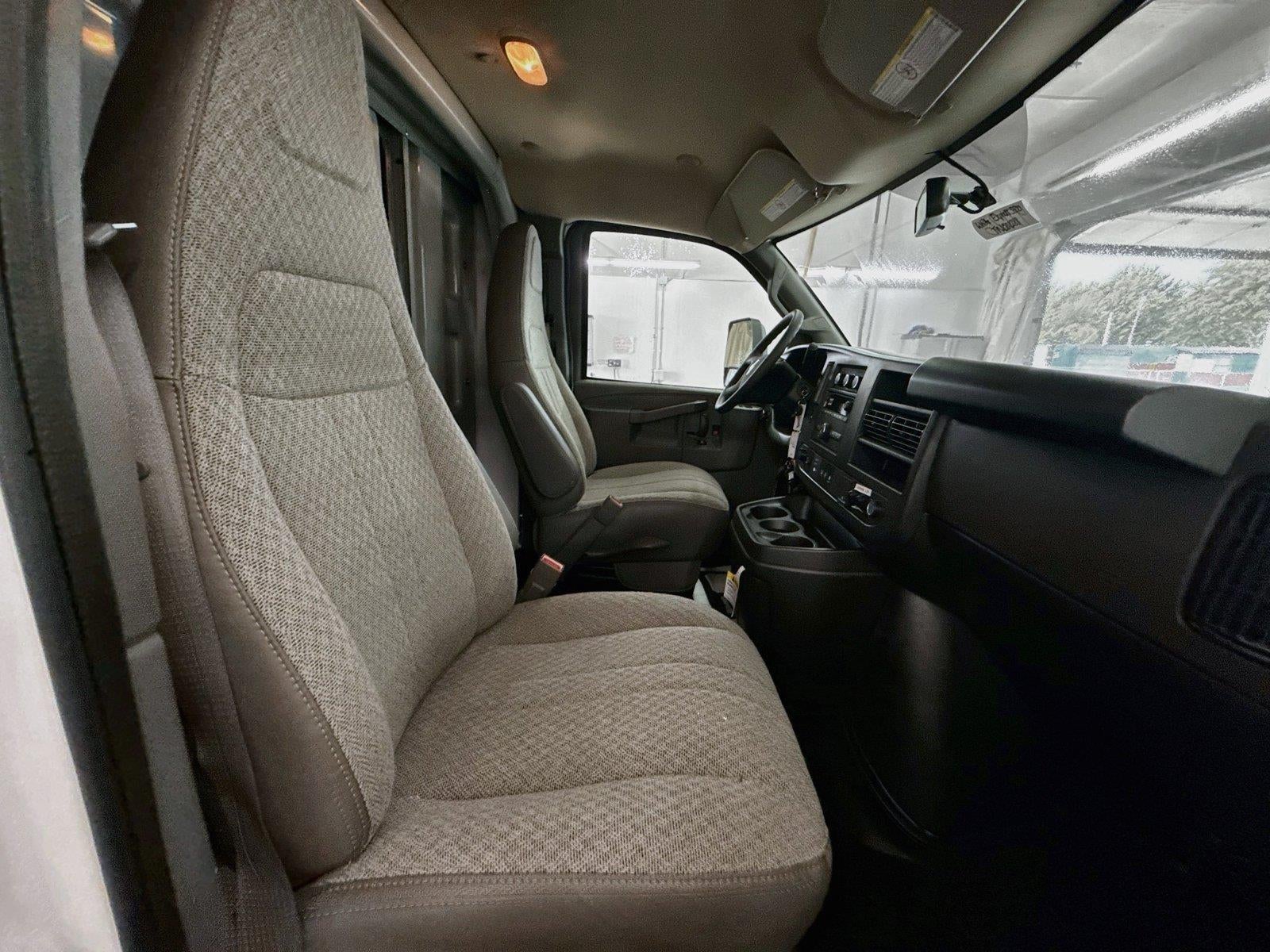 2026 Chevrolet Express Cutaway 3500 1WT