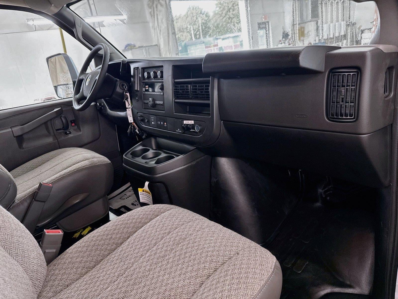 2026 Chevrolet Express Cutaway 3500 1WT