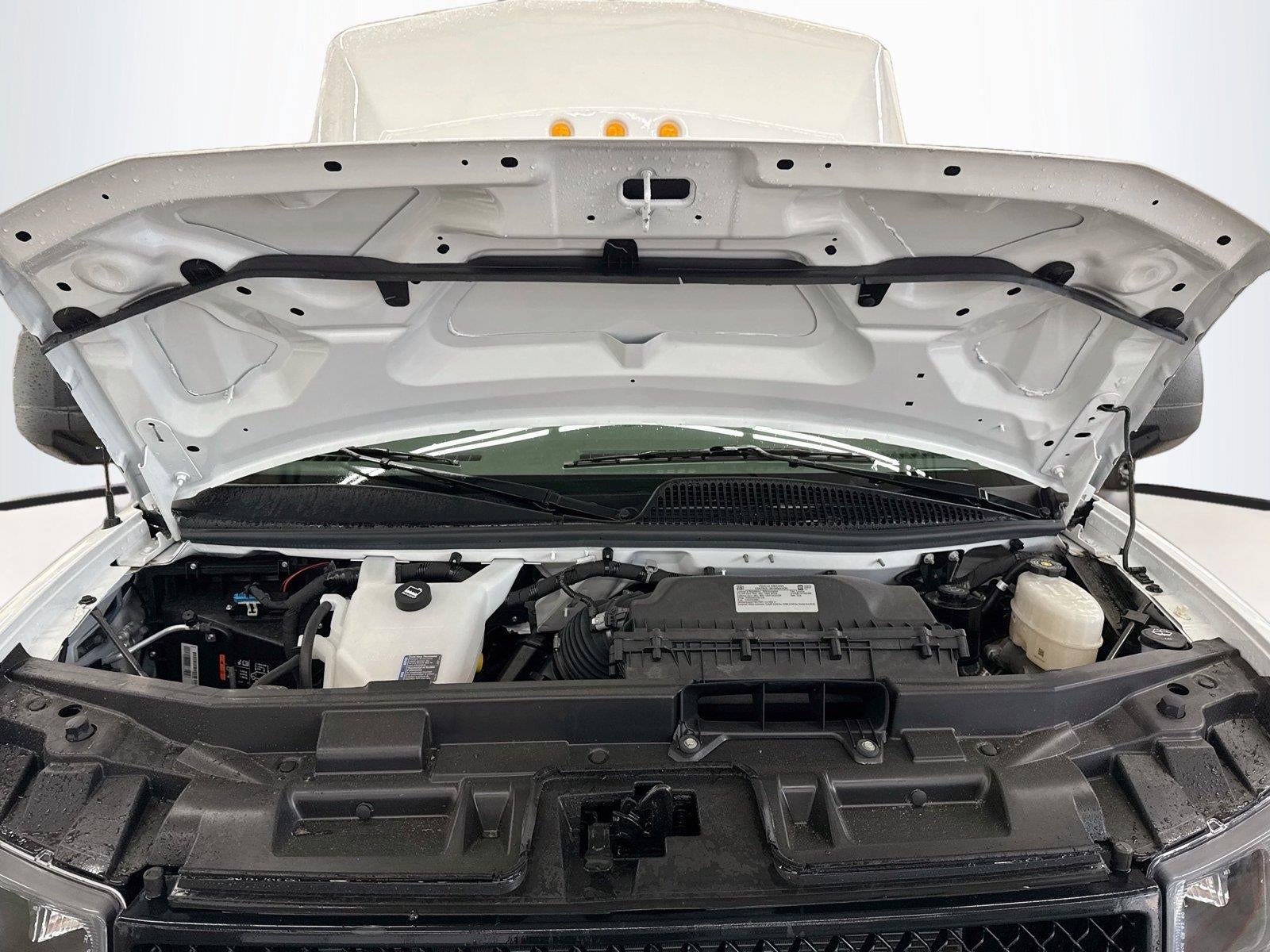 2026 Chevrolet Express Cutaway 3500 1WT