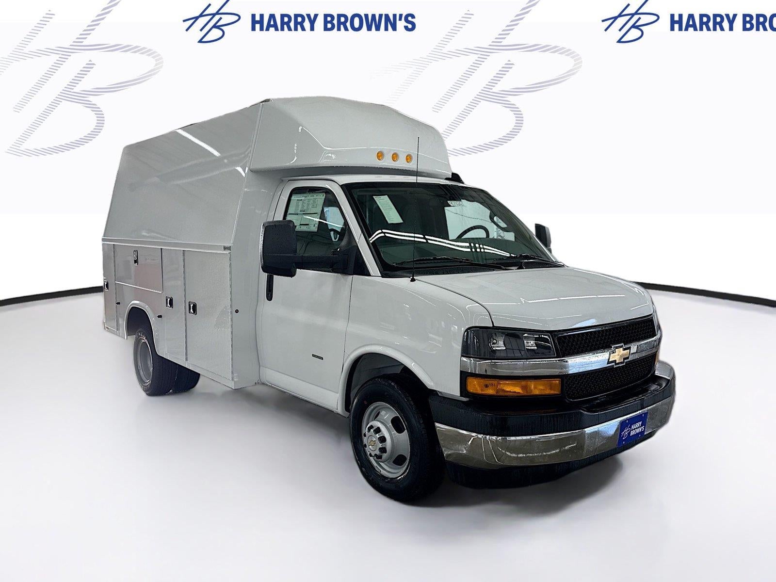 2026 Chevrolet Express Cutaway 3500 1WT