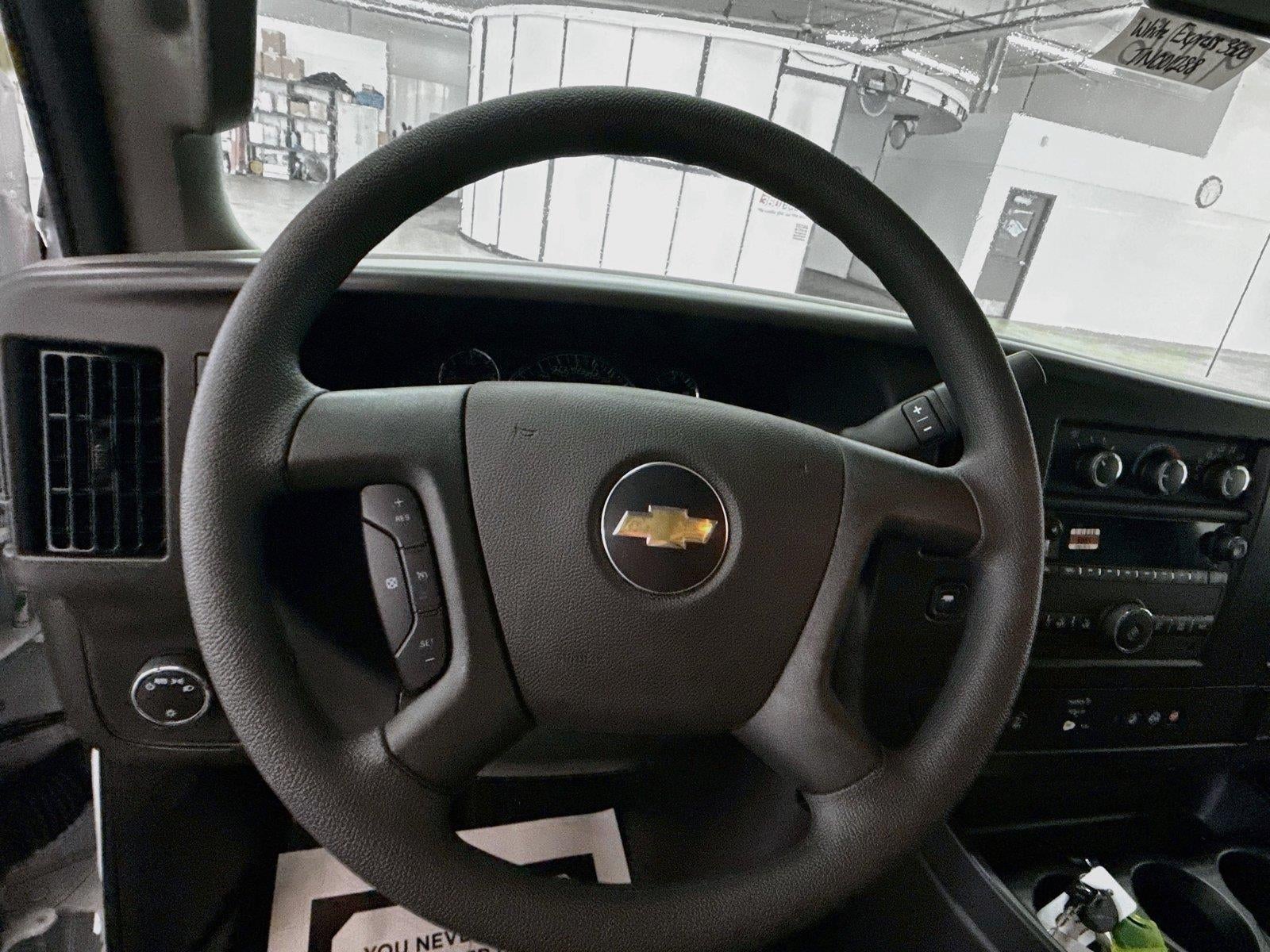 2026 Chevrolet Express Cutaway 3500 1WT