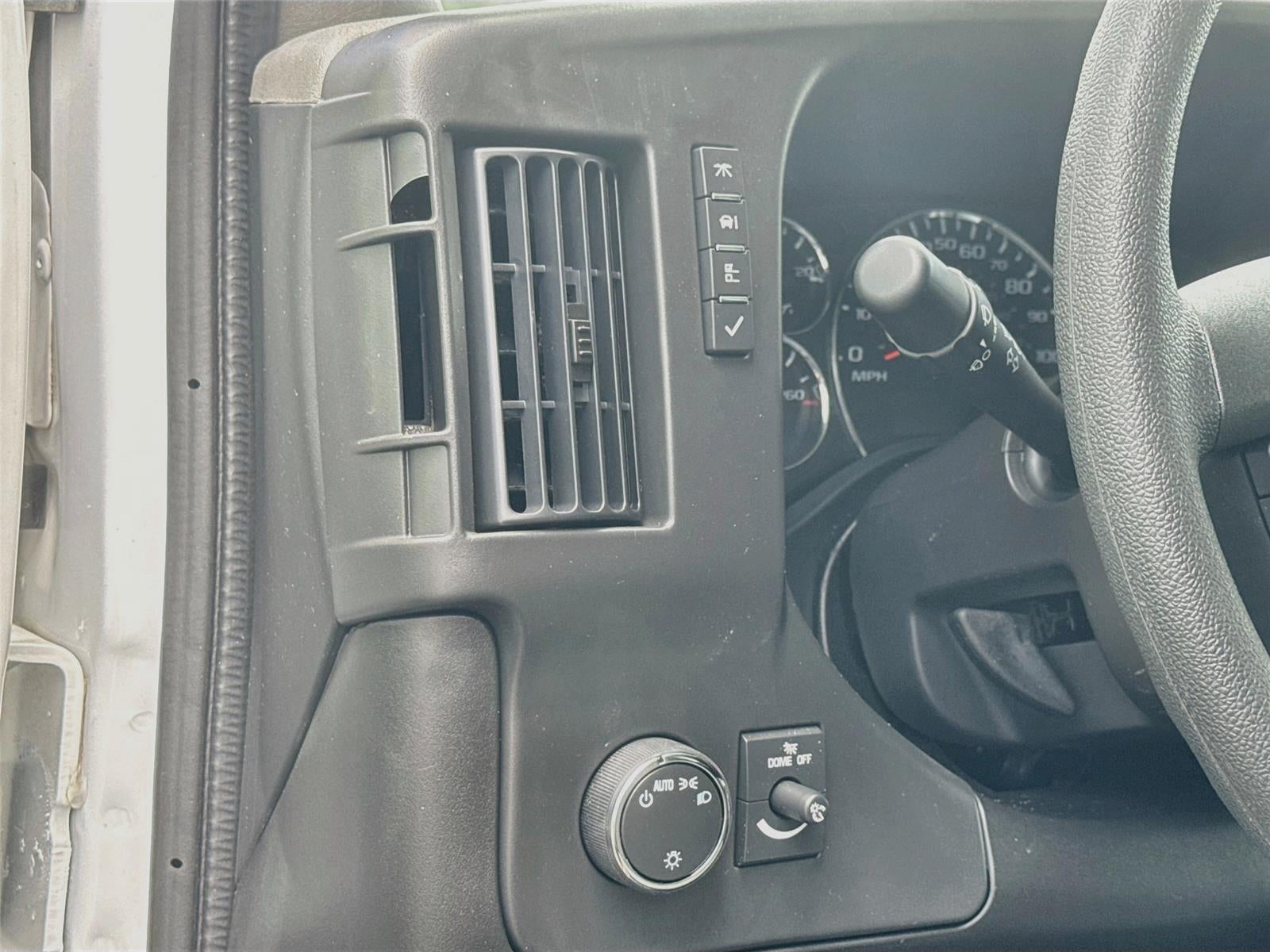 2025 Chevrolet Express Cutaway 4500 2WT