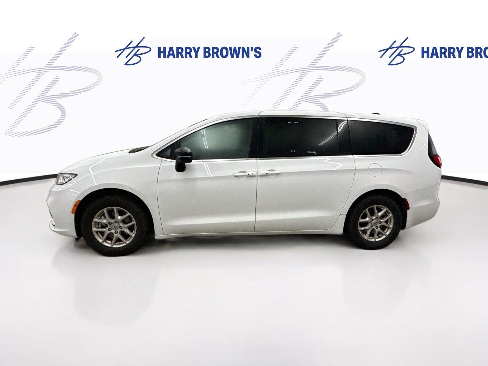 2025 Chrysler Pacifica Select
