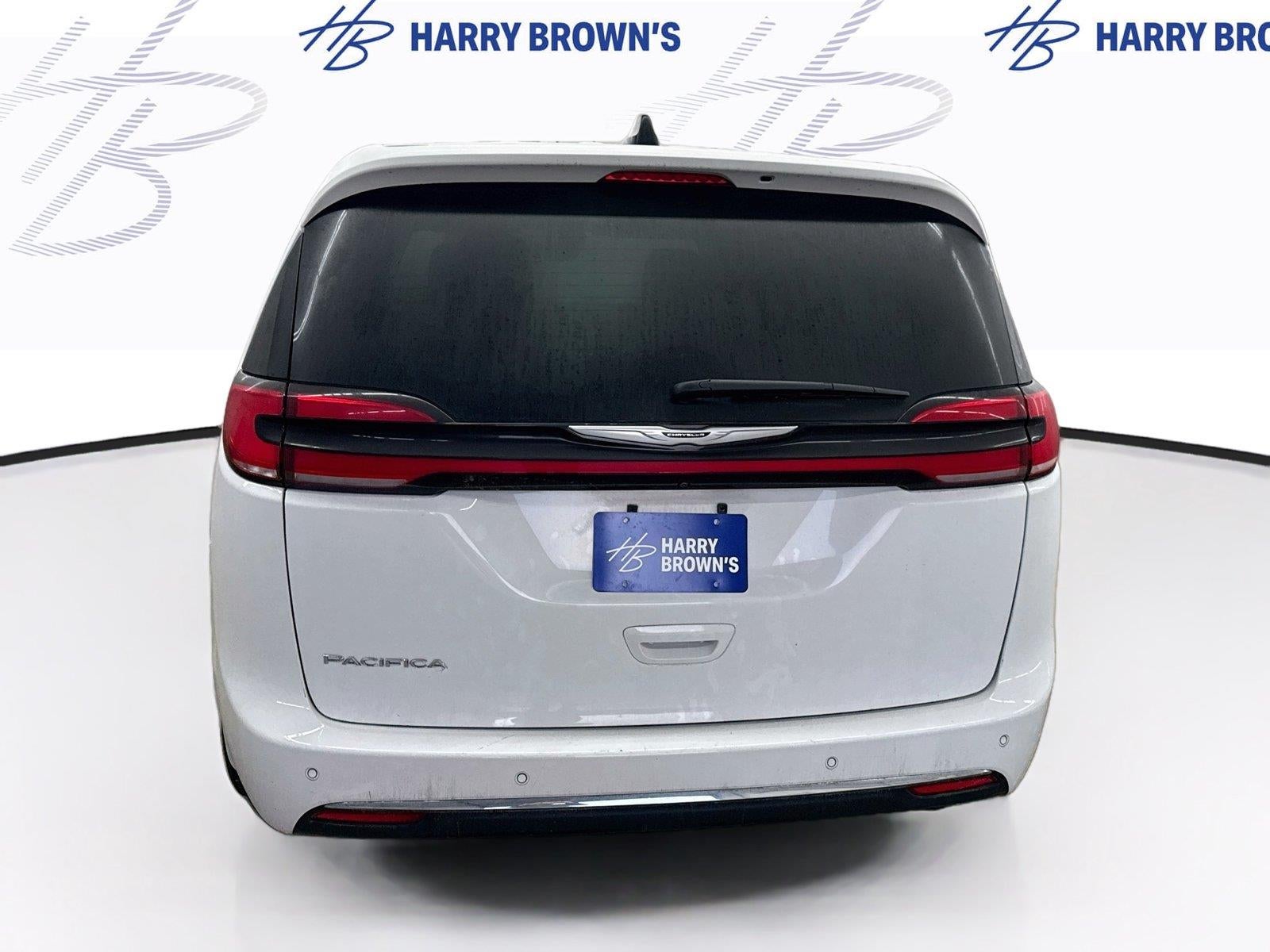 2025 Chrysler Pacifica Select