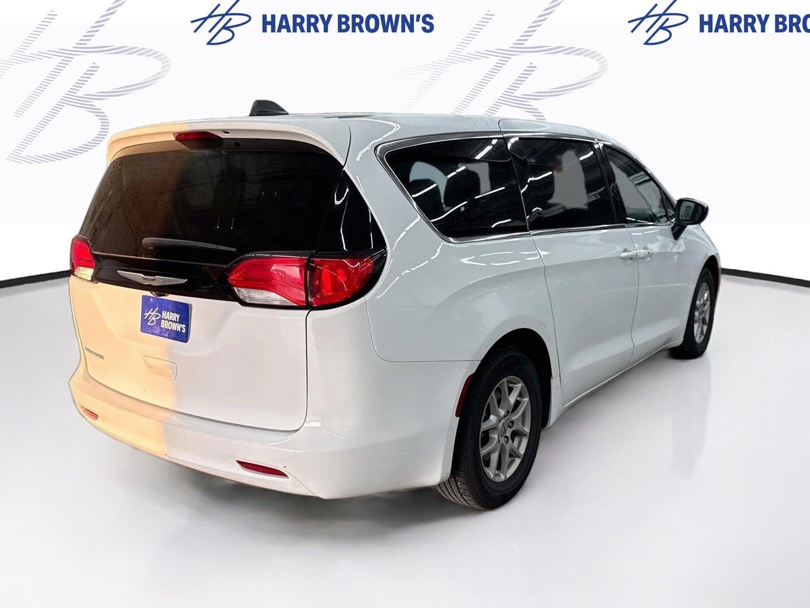 2024 Chrysler Voyager LX
