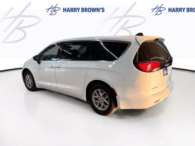 2024 Chrysler Voyager LX