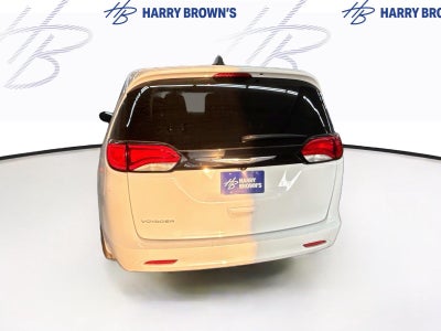 2024 Chrysler Voyager LX