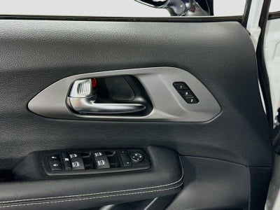 2025 Chrysler Pacifica Hybrid Select