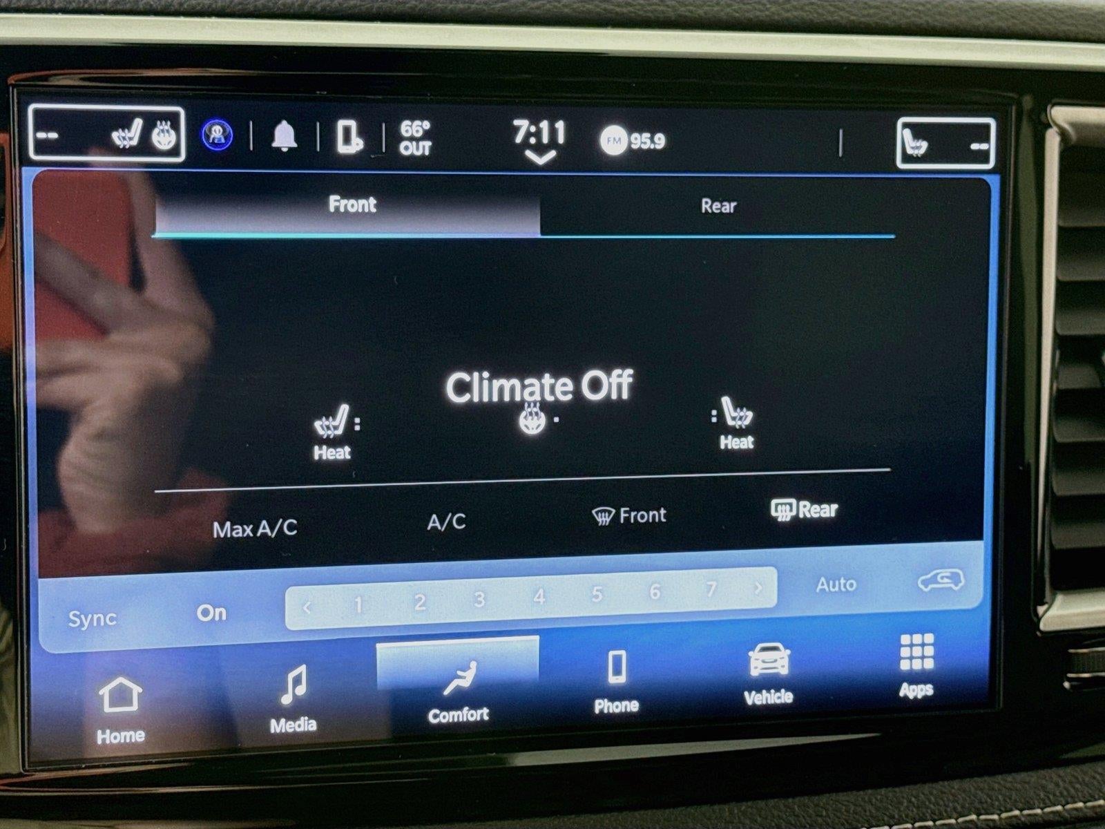 2025 Chrysler Pacifica Hybrid Select