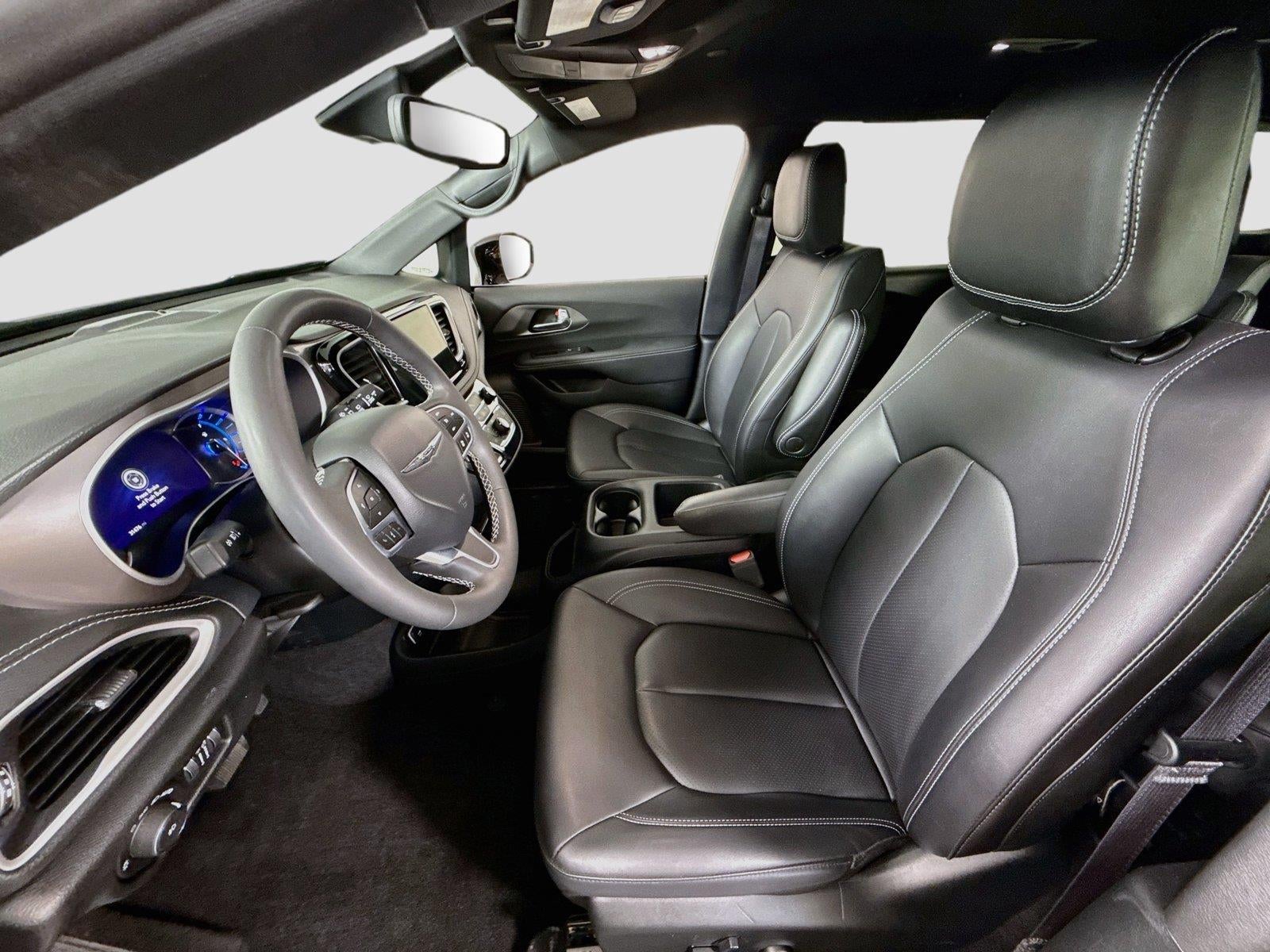 2025 Chrysler Pacifica Hybrid Select