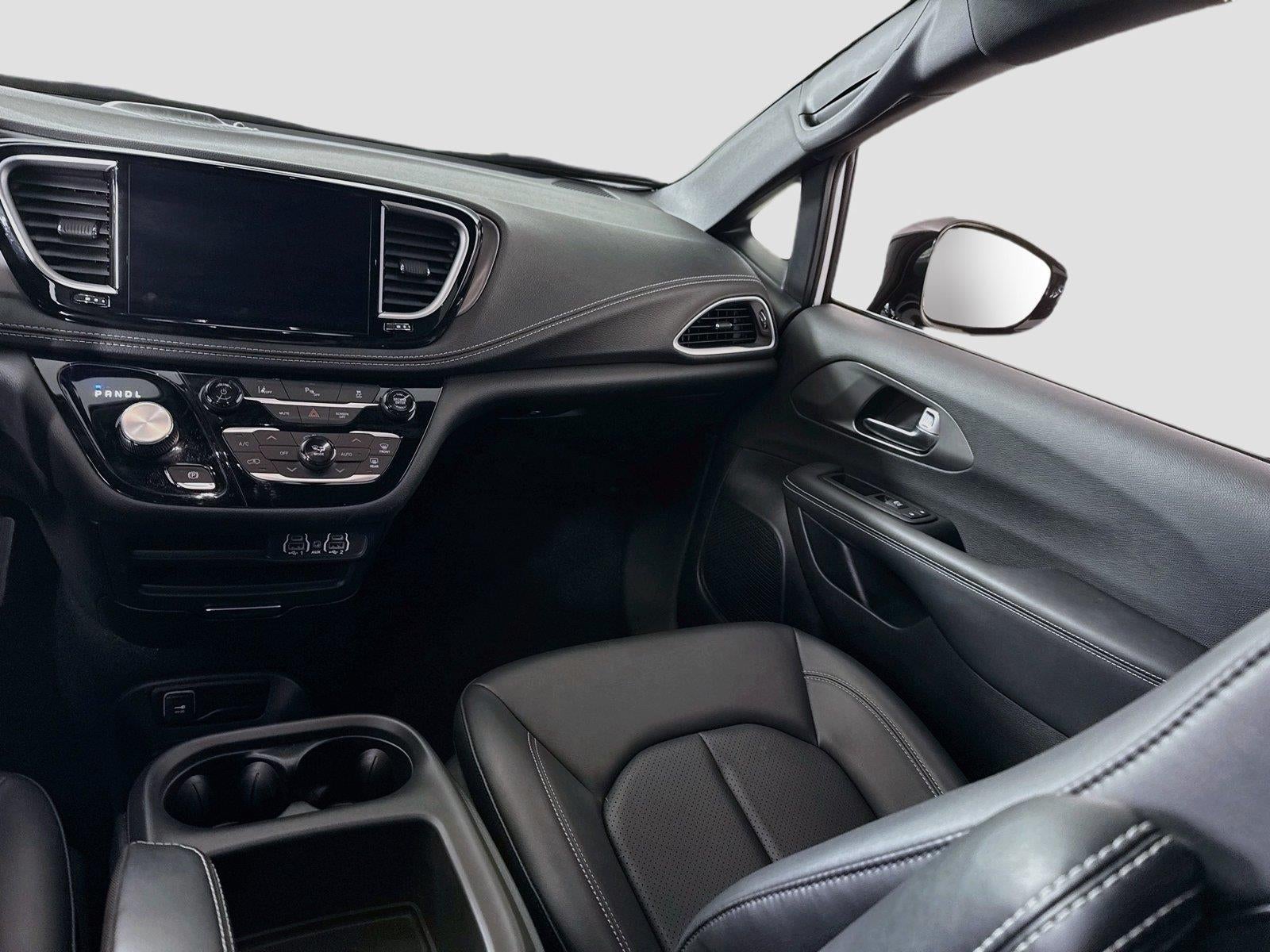 2025 Chrysler Pacifica Hybrid Select