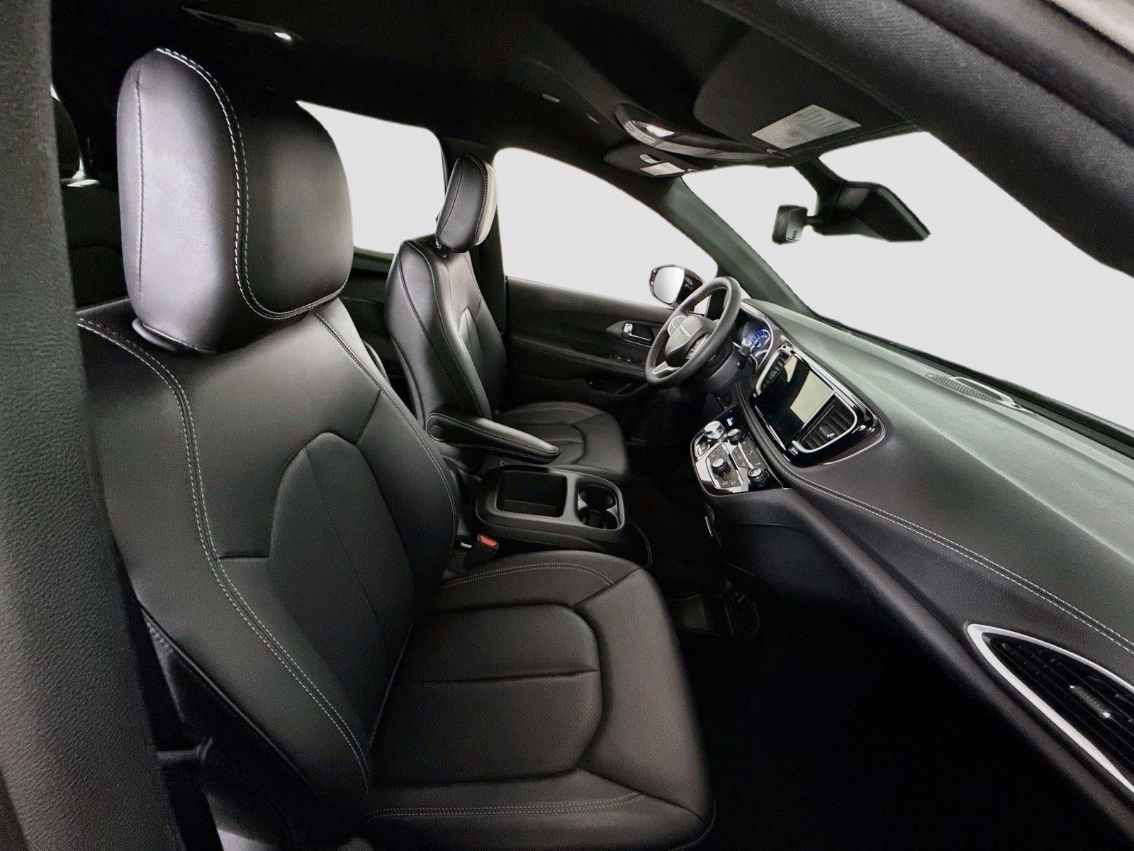 2025 Chrysler Pacifica Hybrid Select