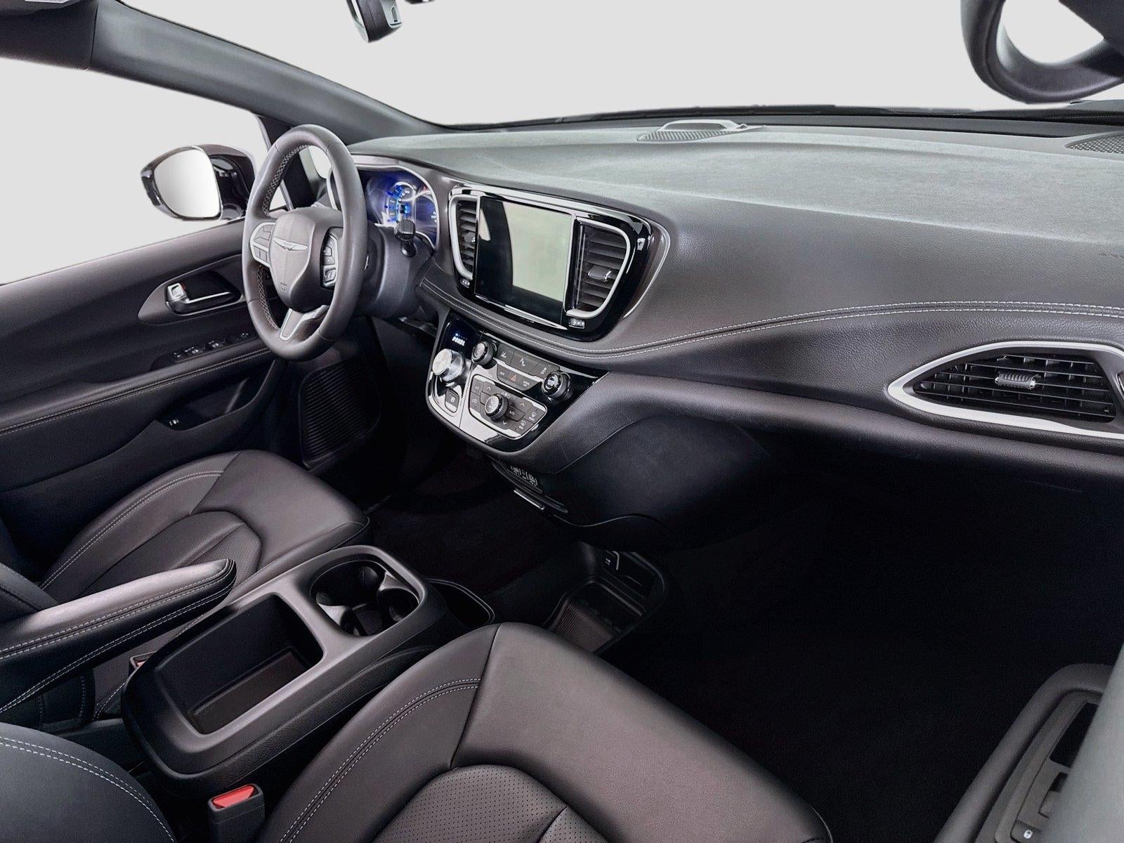 2025 Chrysler Pacifica Hybrid Select