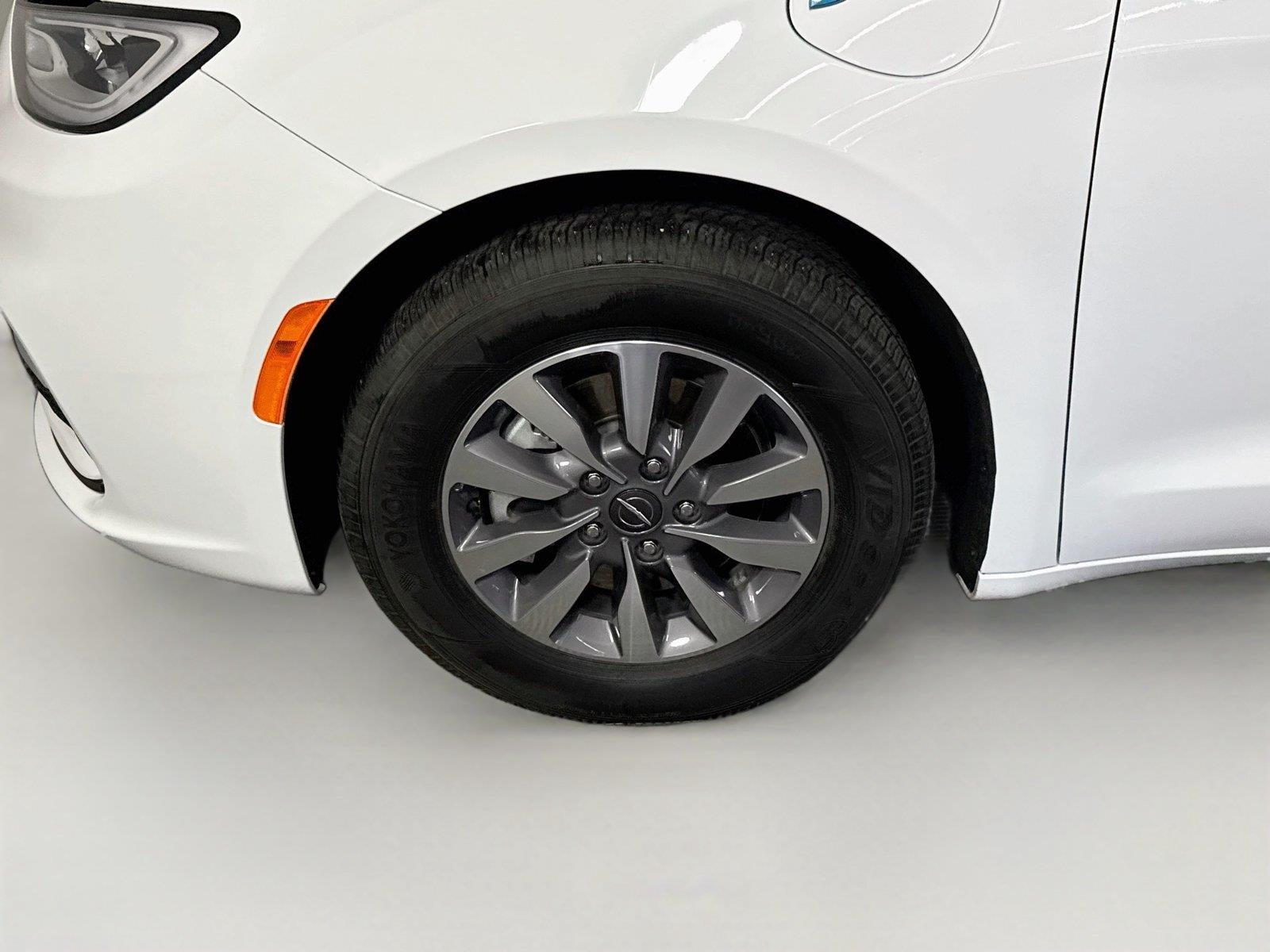 2025 Chrysler Pacifica Hybrid Select