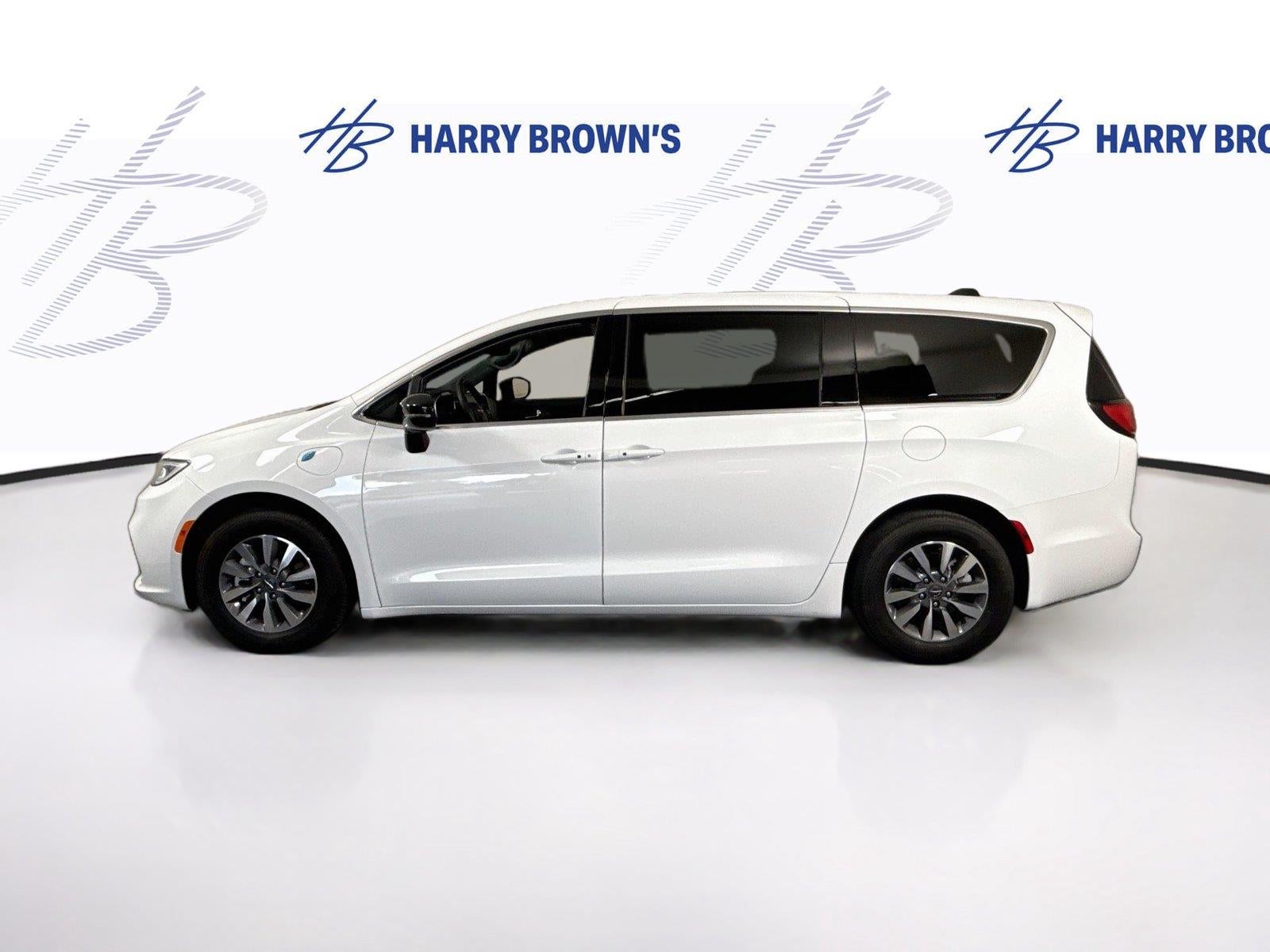 2025 Chrysler Pacifica Hybrid Select