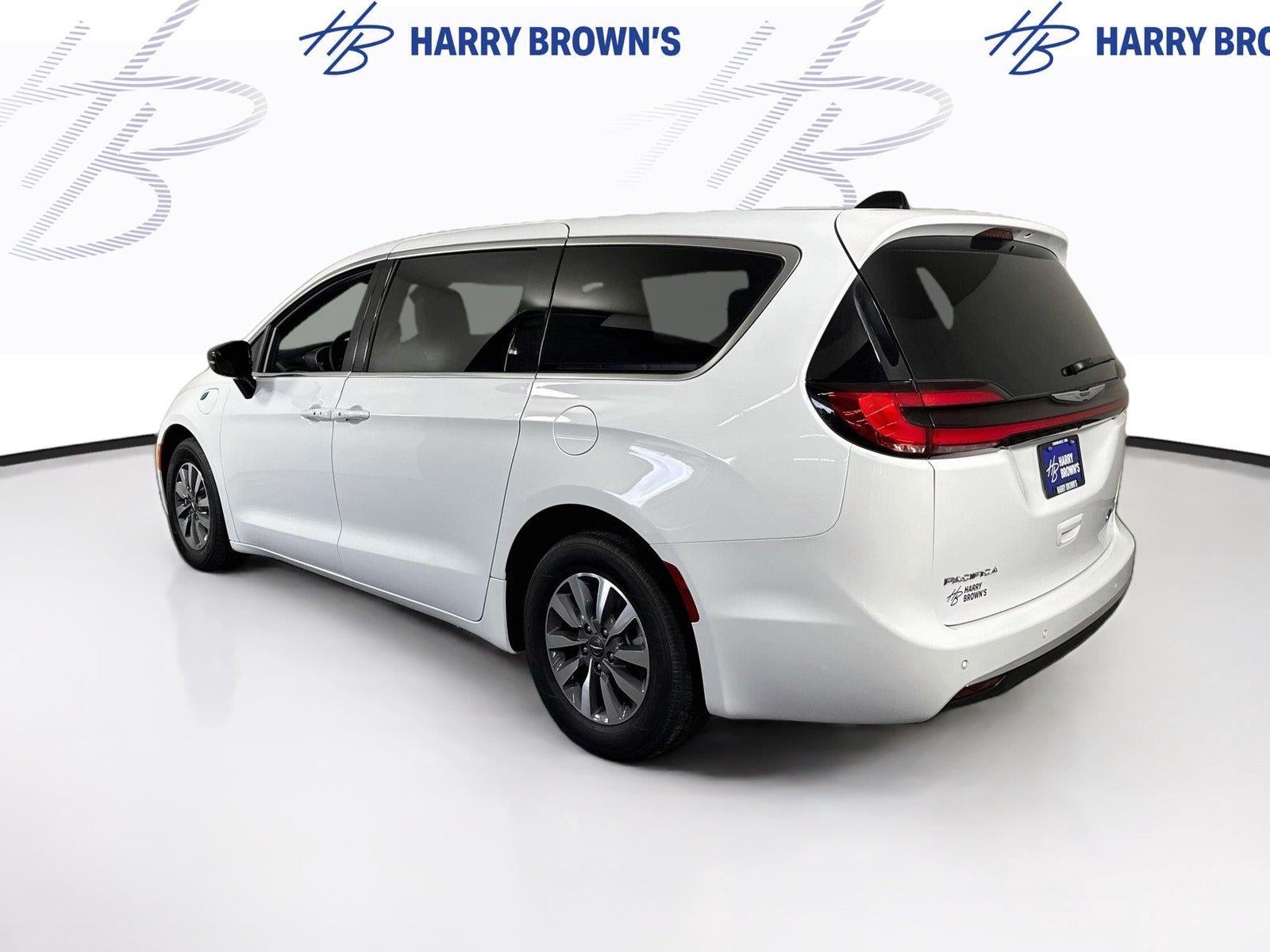 2025 Chrysler Pacifica Hybrid Select