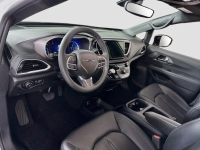2025 Chrysler Pacifica Hybrid Select
