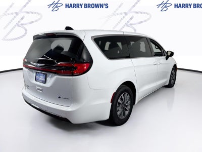 2025 Chrysler Pacifica Hybrid Select