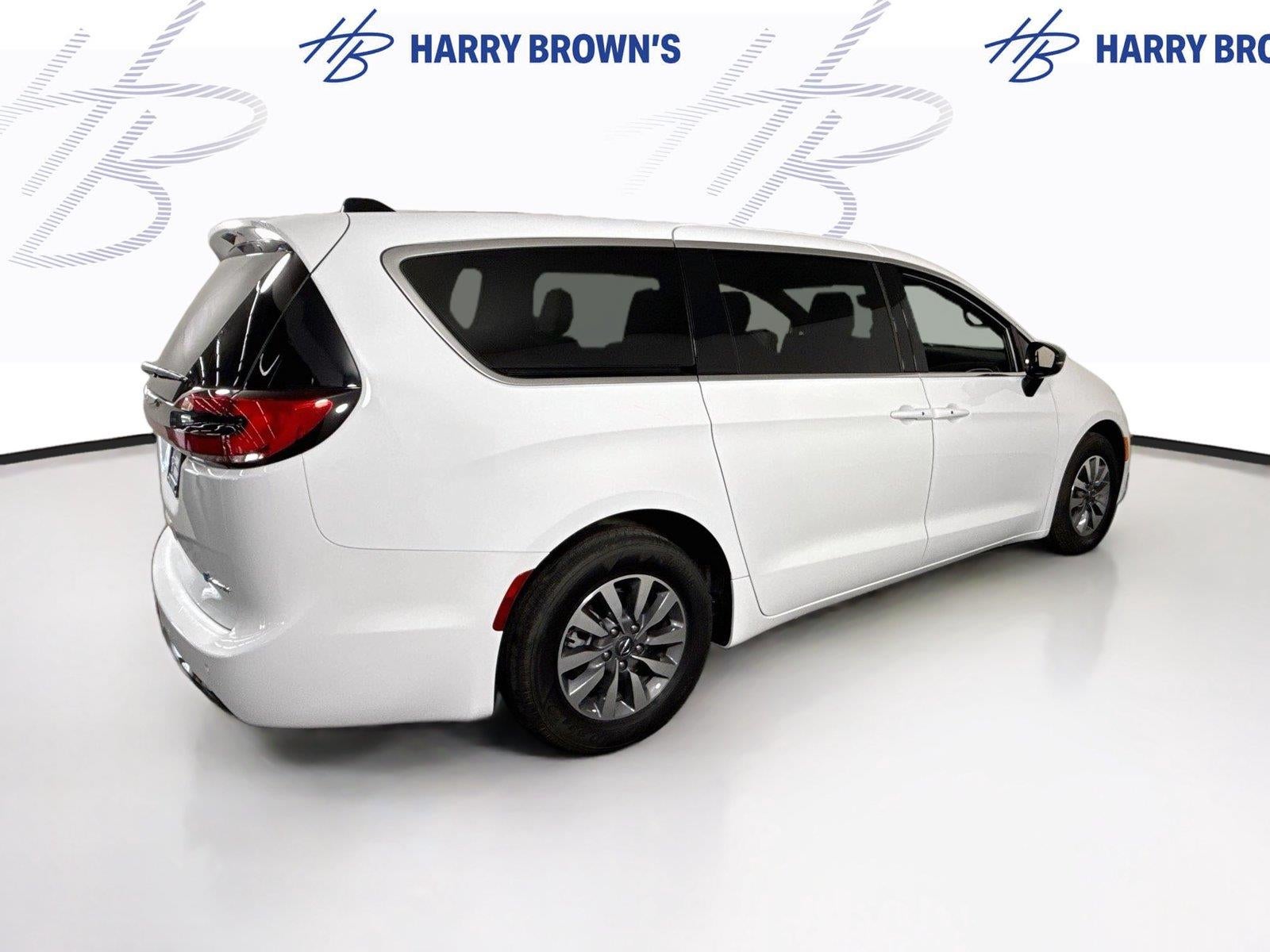 2025 Chrysler Pacifica Hybrid Select