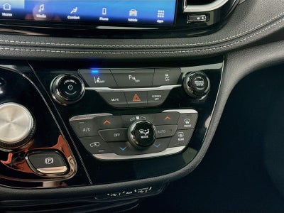 2025 Chrysler Pacifica Hybrid Select